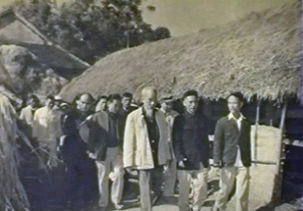 bac_ho_ve_tham_xa_vinh_thanh_yen_thanh_thang_12_nam_19619057707_26112021--n1.jpg