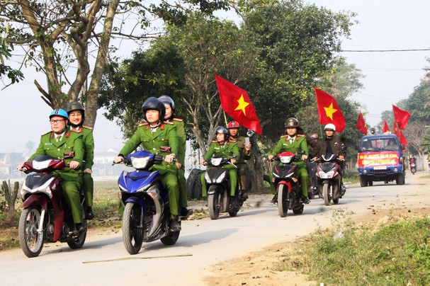 cong_an_ra_quan_anh_tu_lieu8894152_14122021.jpg