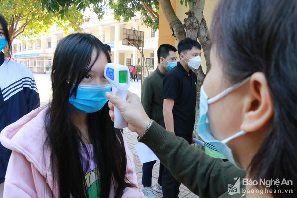 bna_do_than_nhiet_cho_hoc_sinh_tai_truong_thcs_ben_thuy_anh__mhjpeg8986407_24122021--n1.jpg