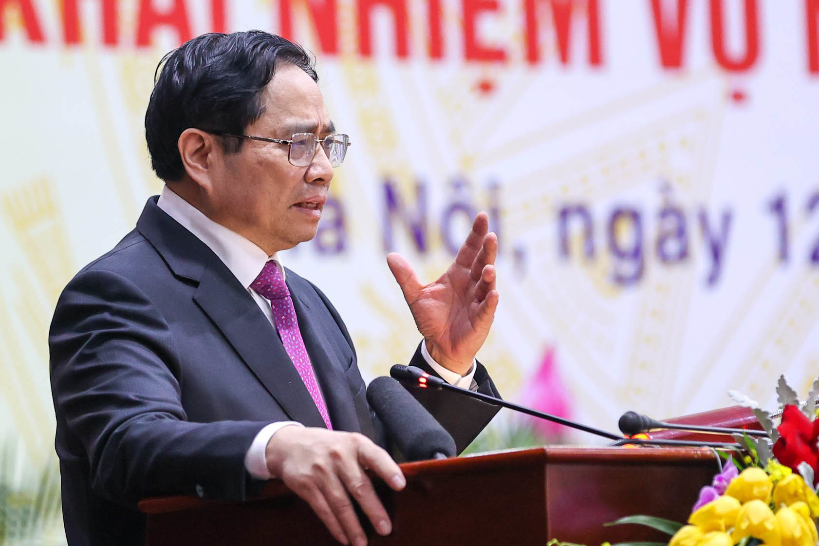thu-tuong-yeu-cau-cac-bo-truong-dut-khoat-phai-sap-xep-lai-cuc-tong-cuc-4--n1.jpg