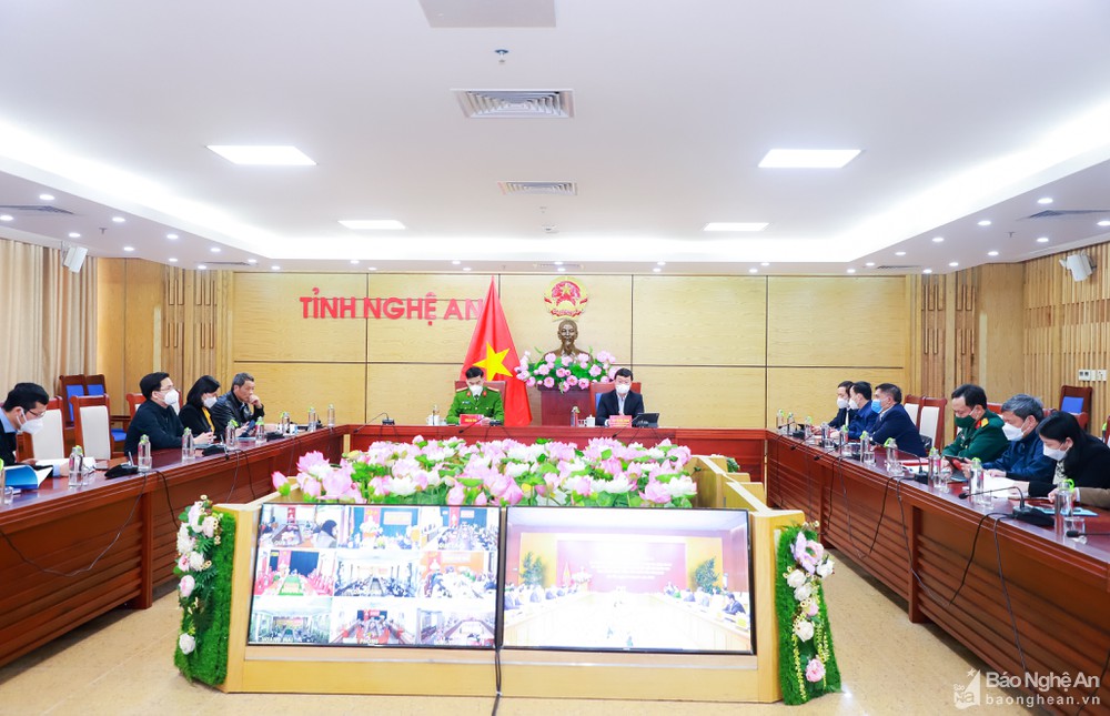 bna__toan_canh_hoi_nghi_tai_diem_cau_ubnd_tinh_nghe_an6356912_1812022--n1.jpg