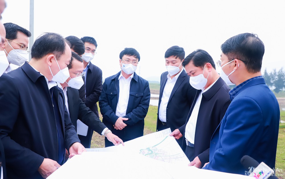Bí thư Tỉnh ủy Thái Thanh Quý khảo sát vị trí nhằm thu hút các dự án đầu tư