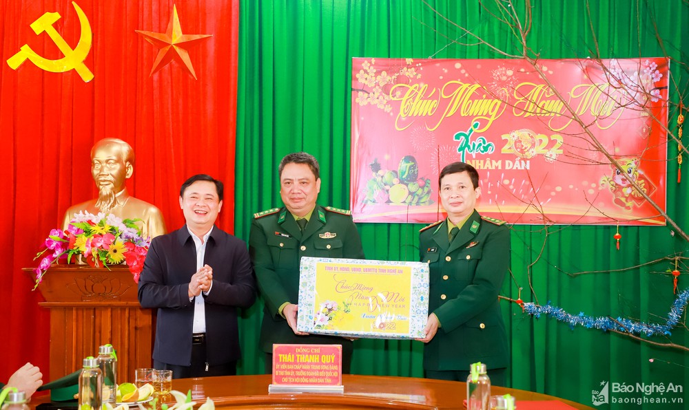 bna_tang_qua_bpbna_img_38727866280_2412022.jpg
