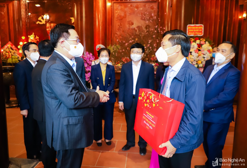 bna_tang_qua4257859_3012022--n1.jpg