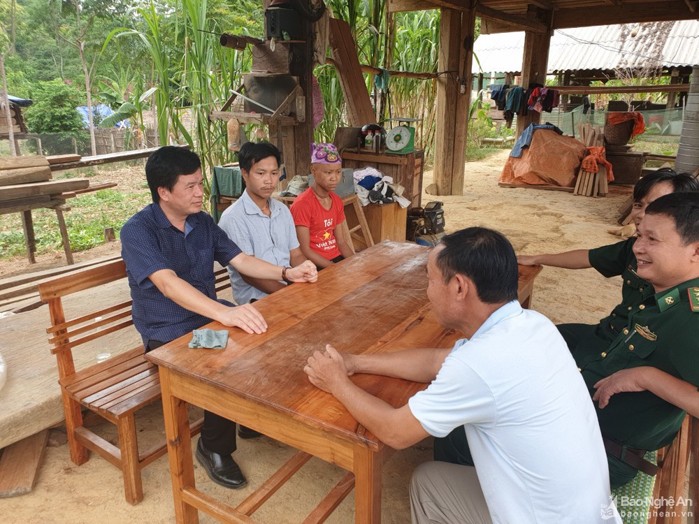 Những vấn đề đặt ra trong việc bố trí người đứng đầu cấp ủy không phải là người địa phương