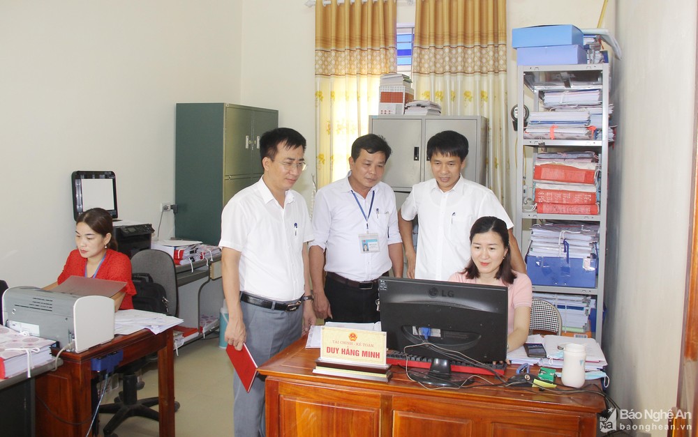 bna-doan-cong-tac-huyen-thanh-chuong-giam-sat-viec-thuc-hien-nhiem-vu-chuyen-mon-cua-cong-chuc-tai-xa-thanh-phong-anh-mai-hoa-6518.jpg