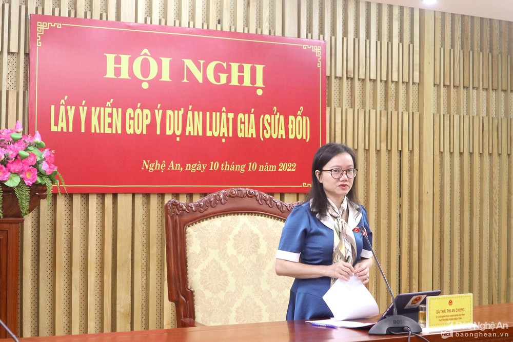 Đoàn đại biểu Quốc hội tỉnh Nghệ An lấy ý kiến góp ý Dự án Luật Giá (sửa đổi)