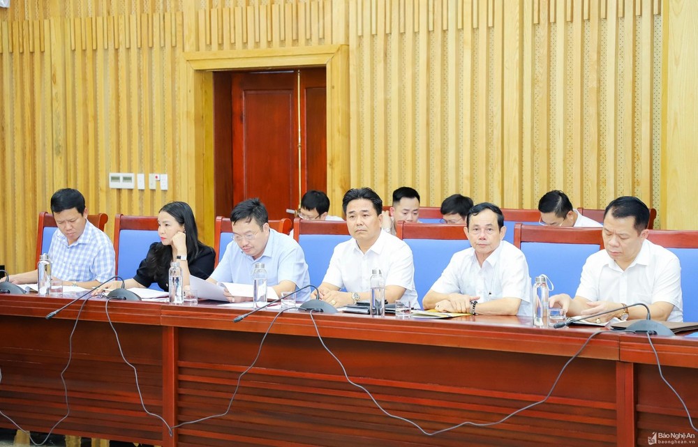 dai-dien-cac-hiep-hoi-hoi-doanh-nghiep-tham-du-hoi-nghi-giao-ban-anh-pham-bang-4177.jpg