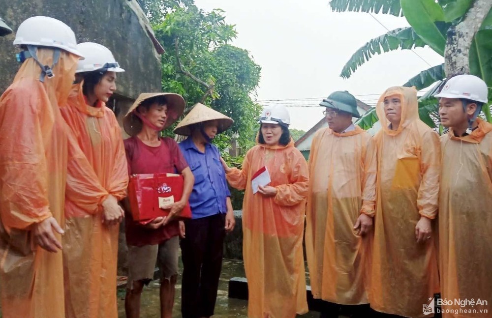 bna-so-tien-5-trieu-dong-gia-dinh-ong-dinh-ngu-xom-tan-phong-xa-thanh-khai-anh-thu-huong-3185.jpg