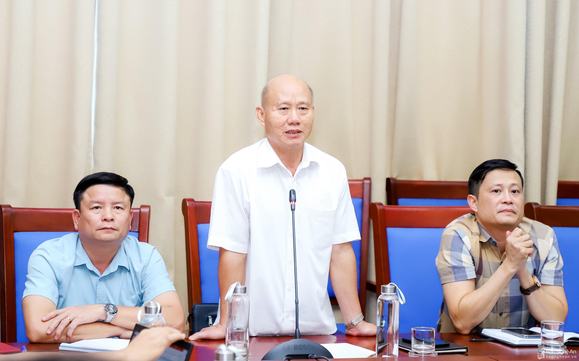 bna-bna-pho-chu-tich-thuong-truc-hoi-doanh-nghiep-vua-va-nho-phat-bieu-tai-hoi-nghi-giao-banjpg-8244.jpg