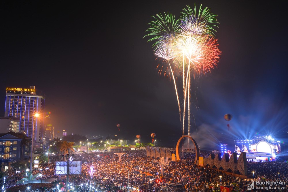 bna-man-phao-hoa-khai-mac-le-hoi-du-lich-cua-lo-nam-2022-anh-thanh-cuong-2-2296--n1.jpg