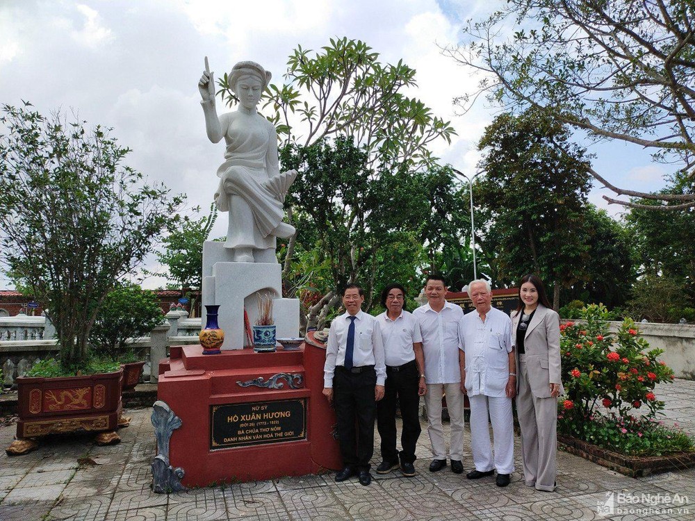 bna-ban-van-dong-unesco-ho-xuan-huong-2251.jpg