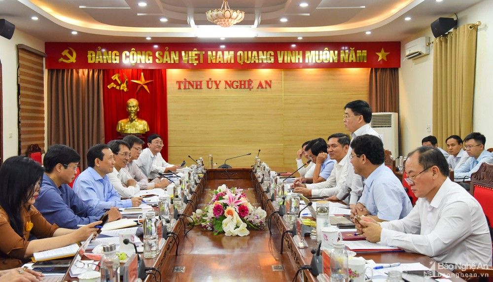 Đoàn công tác của Ban Chỉ đạo Trung ương về tổng kết Nghị quyết 26 làm việc tại Nghệ An