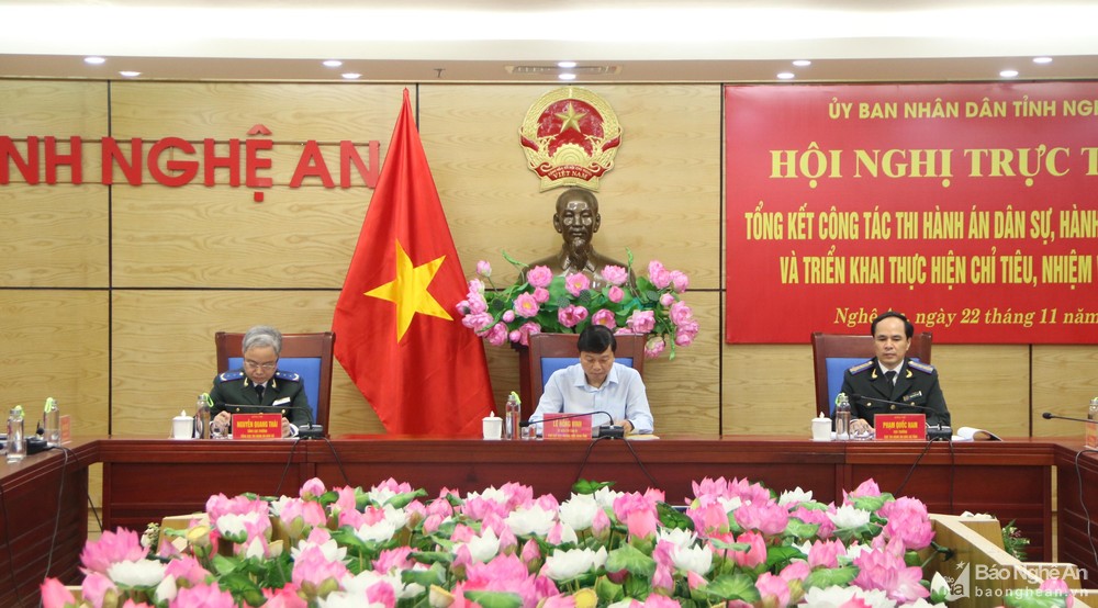 bna-cac-dong-chi-chu-tri-hoi-nghi-9965.jpg