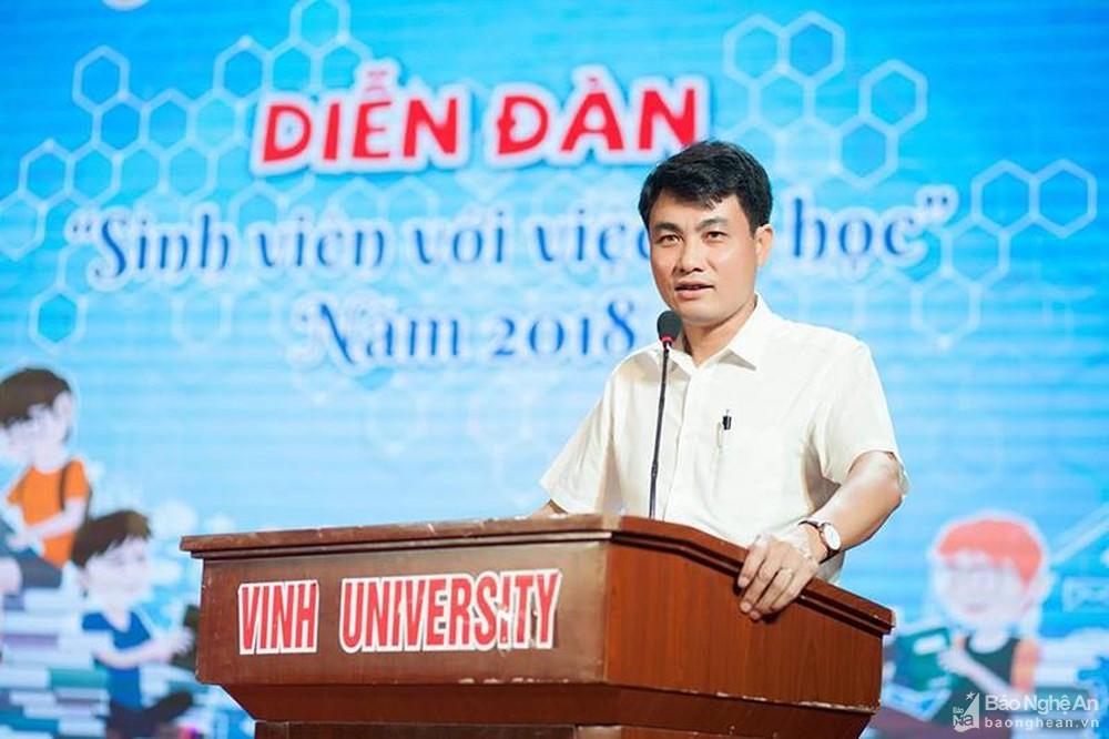 bna-ong-tran-ba-tien-duoc-phong-ham-pho-giao-su-nganh-ngon-ngu-hoc-hien-la-pho-hieu-truong-truong-dai-hoc-vinh-anh-ntcc-8690.jpg