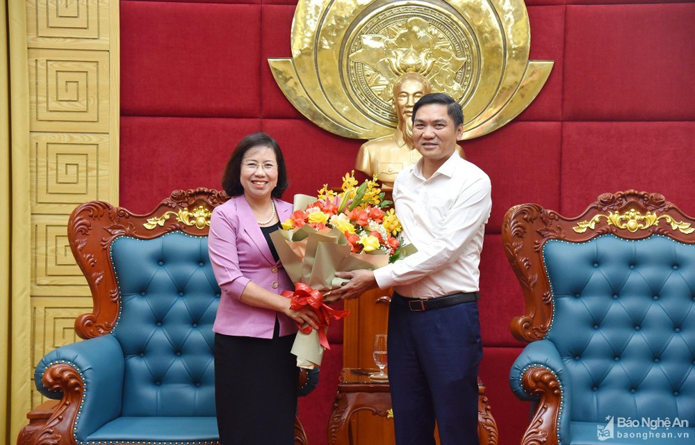 bna-ba-thom-tang-anh-thanh-le-8167.jpg