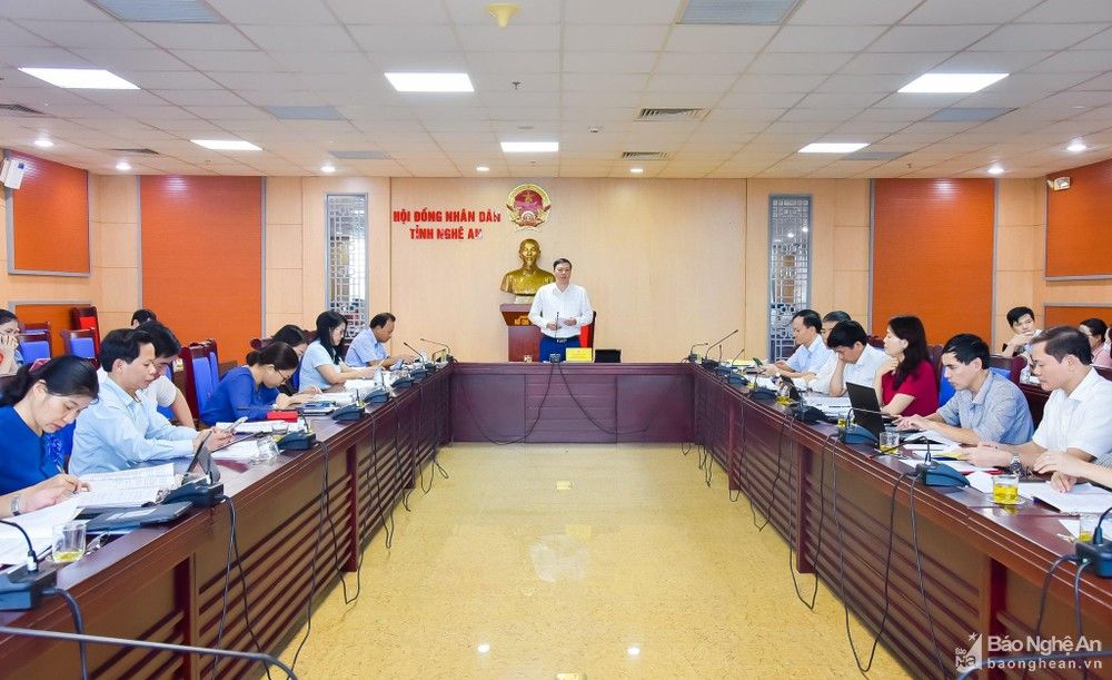Một số vấn đề trong việc thực hiện nhiệm vụ Đổi mới nâng cao chất lượng thẩm tra các nghị quyết trình kỳ họp HĐND