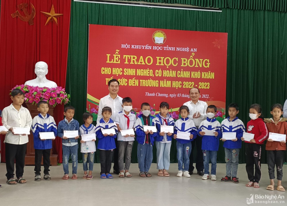 bna-trao-hoc-bong-9188--n1.jpg