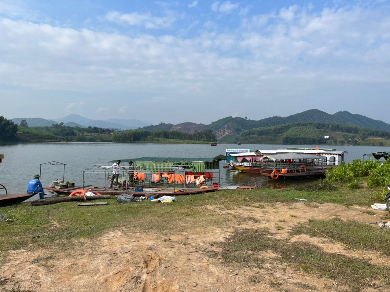 dam-bao-an-toan-giao-thong-duong-thuy-noi-dia-va-dam-bao-cho-cac-ben-do-ngang-van-de-dang-duoc-cac-nganh-lien-quan-va-cac-dia-phuong-quan-tam.jpg