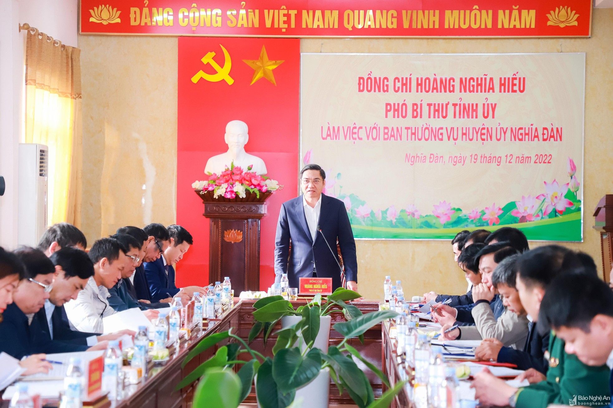 bna-lam-viec-btv-huyen-uy-nd-906--n1.jpg
