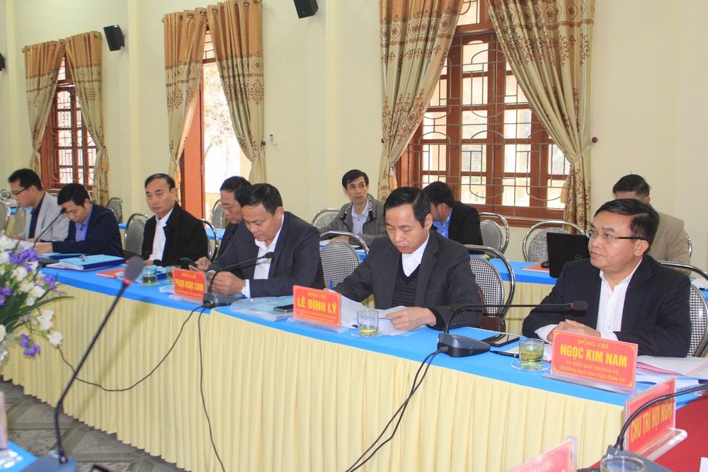 dong-chi-ngoc-kim-nam-truong-ban-dan-van-tinh-uy-du-hoi-nghi-kiem-diem-tap-the-ca-nhan-ban-thuong-vu-huyen-uy-quy-hop-nam-2022-2990.jpg