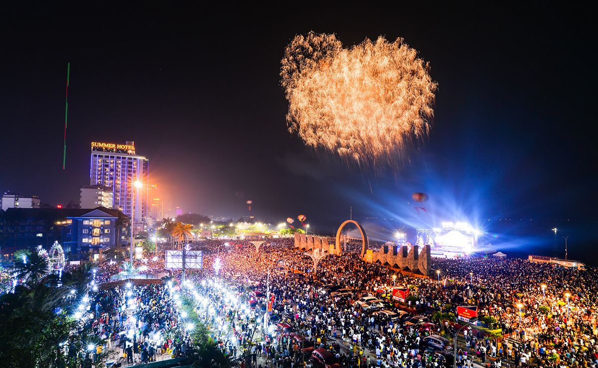 man-phao-hoa-khai-mac-le-hoi-du-lich-cua-lo-nam-2022-anh-thanh-cuong.jpg