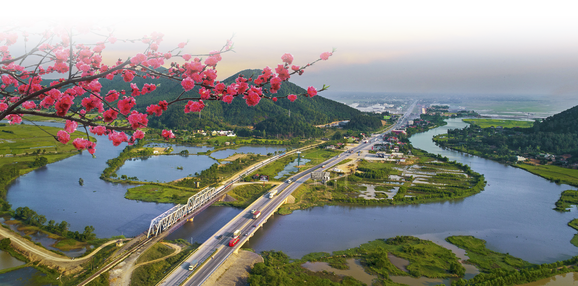 Duong-vo-xu-Nghe-Quanh-quanh---Anh-chup-tai-Cau-Cam.png