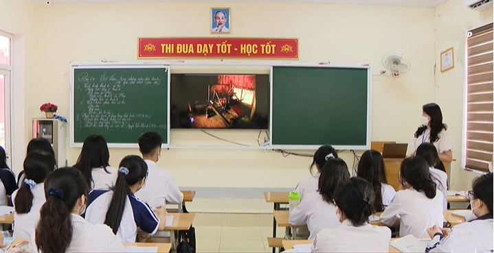 Dạy và học Lịch sử dân tộc không nên chỉ dựa vào sách giáo khoa