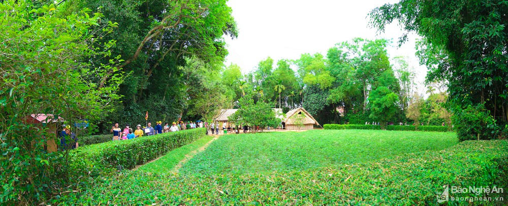 Nhà ông Phó bảng ở làng Sen