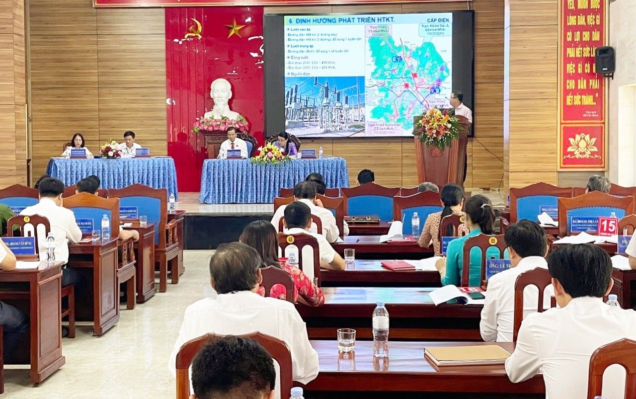 Khai mạc kỳ họp thứ 5 (kỳ họp chuyên đề), HĐND huyện Nghĩa Đàn