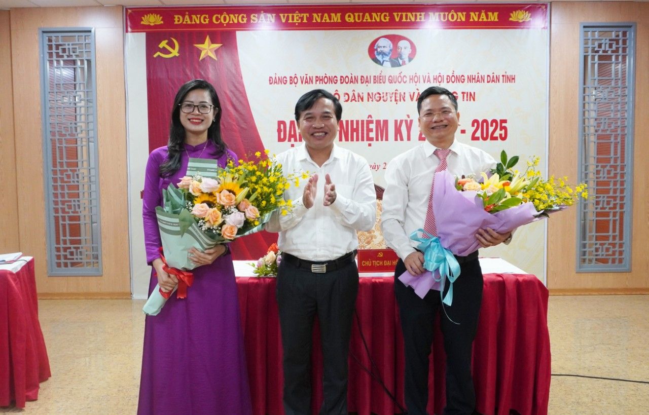 Chi bộ Dân nguyện và Thông tin phấn đấu xây dựng “chi bộ 5 tốt, đảng viên 5 tốt”