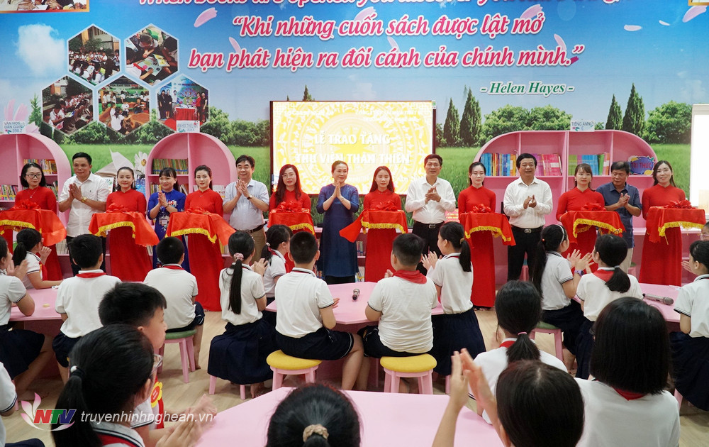 Trao tặng 2 thư viện thân thiện trị giá 1,5 tỷ đồng