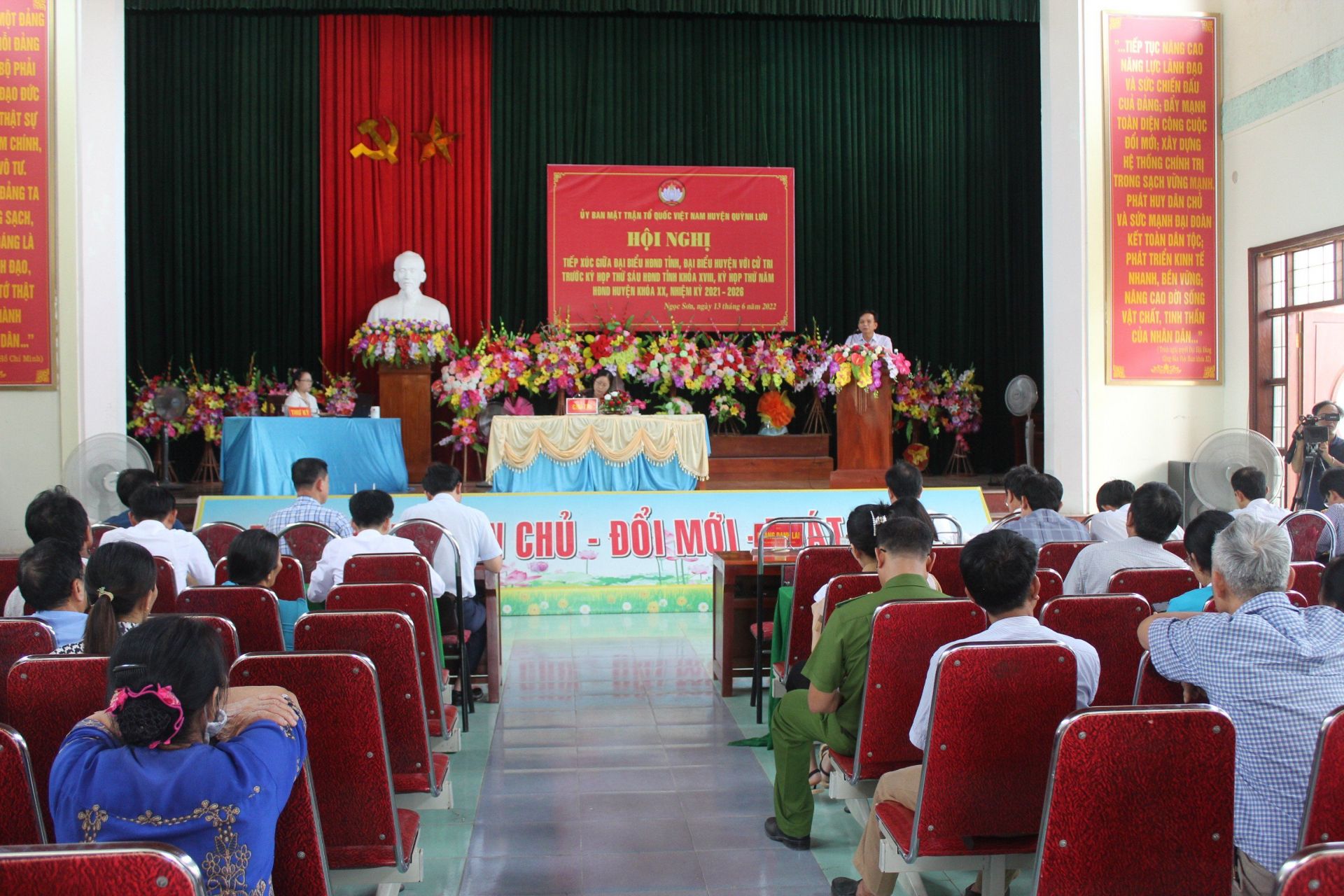 Cử tri Quỳnh Lưu đề nghị Nhà nước có chính sách hỗ trợ sản xuất nông nghiệp khi chi phí tăng cao