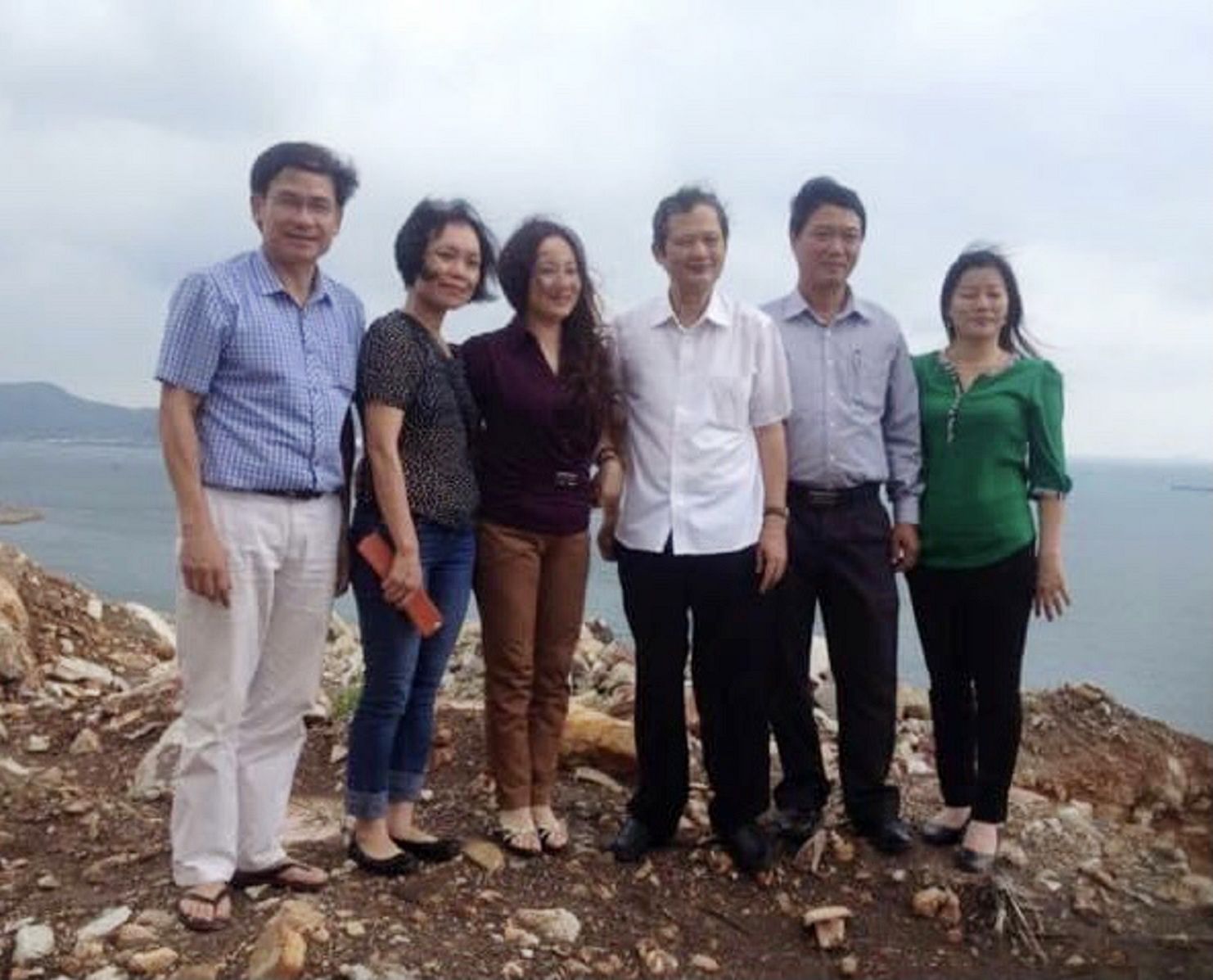 nhac-si-an-thuyen-trong-1-lan-ve-tham-que.jpg