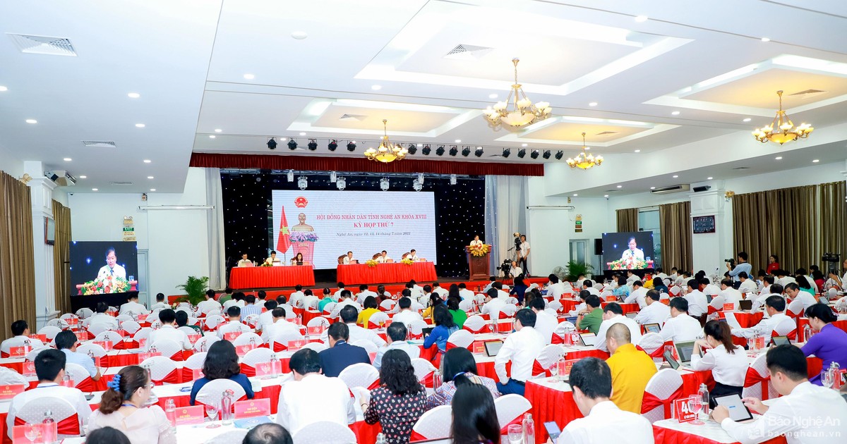 Hôm nay 13/7, Kỳ họp thứ bảy, HĐND tỉnh Nghệ An khóa XVIII thảo luận tại hội trường và tổ chức phiên chất vấn, trả lời chất vấn