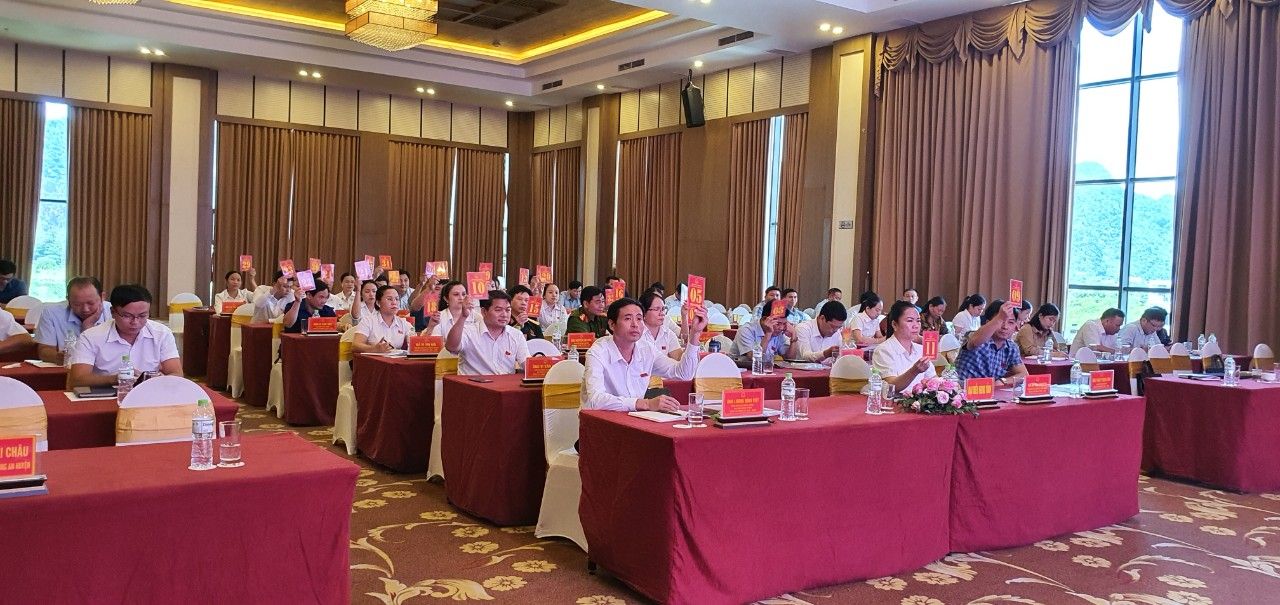 Con Cuông tổ chức thành công kỳ họp thứ 5, HĐND huyện khoá XX