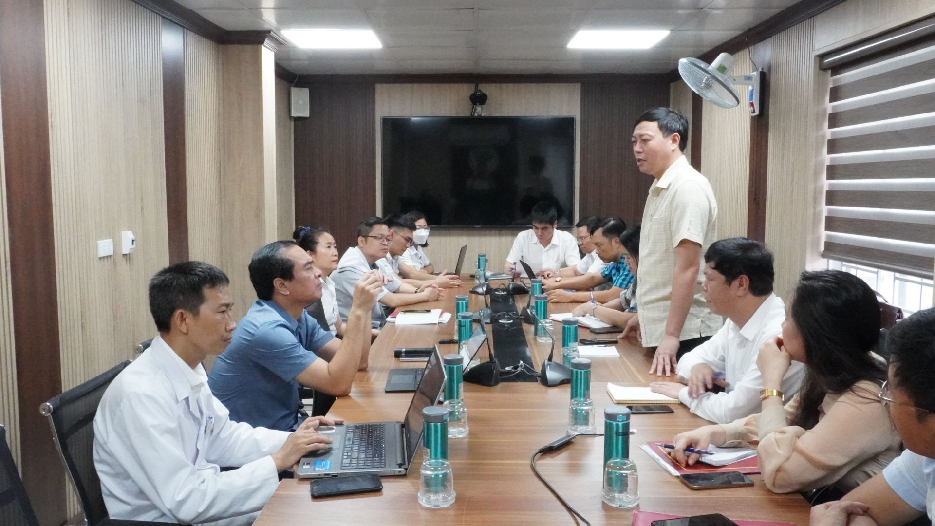 toan-canh-cuoc-lam-viec-tai-benh-vien-thanh-pho-vinh-1.jpg