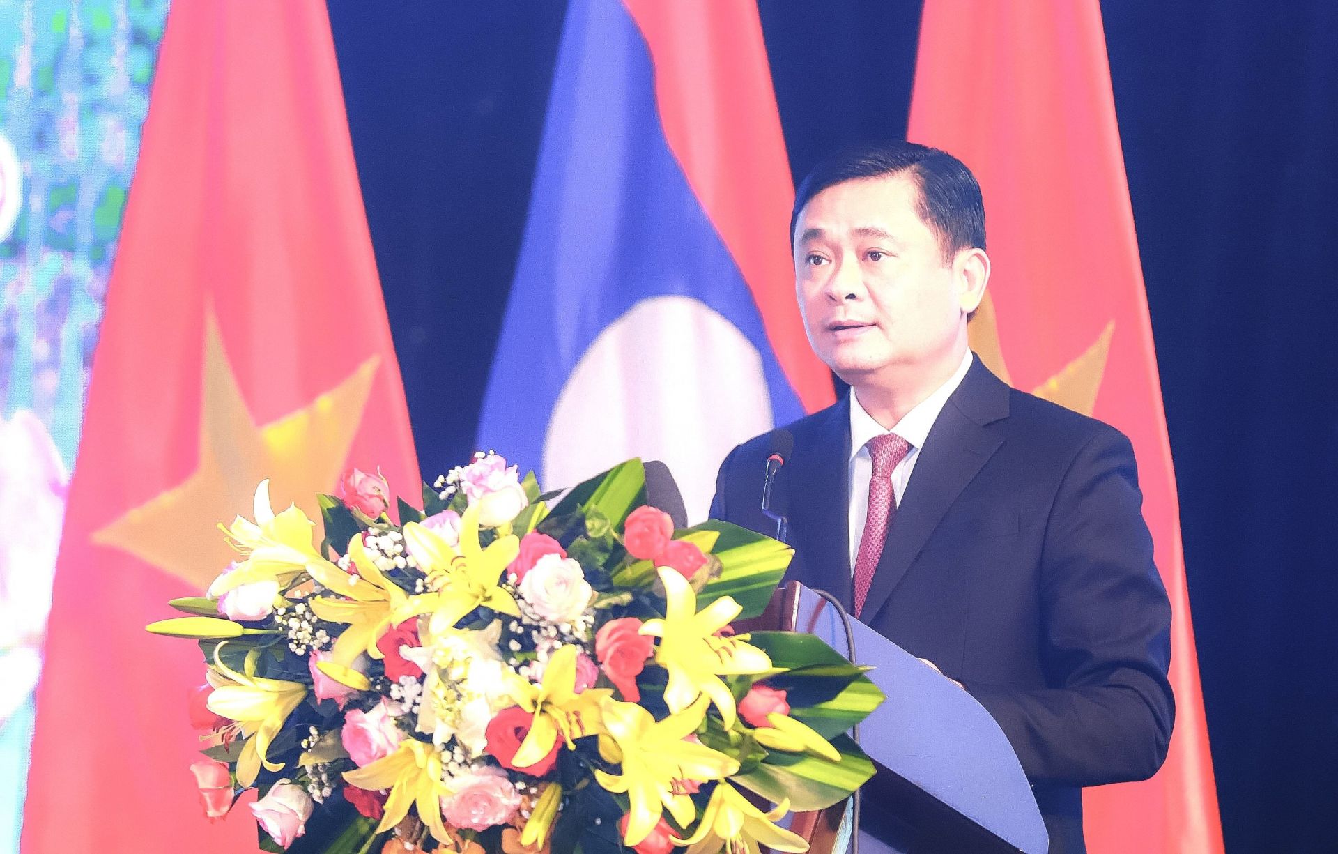 Kế thừa và phát triển mối quan hệ hữu nghị vĩ đại, đoàn kết đặc biệt, hợp tác toàn diện Việt Nam - Lào