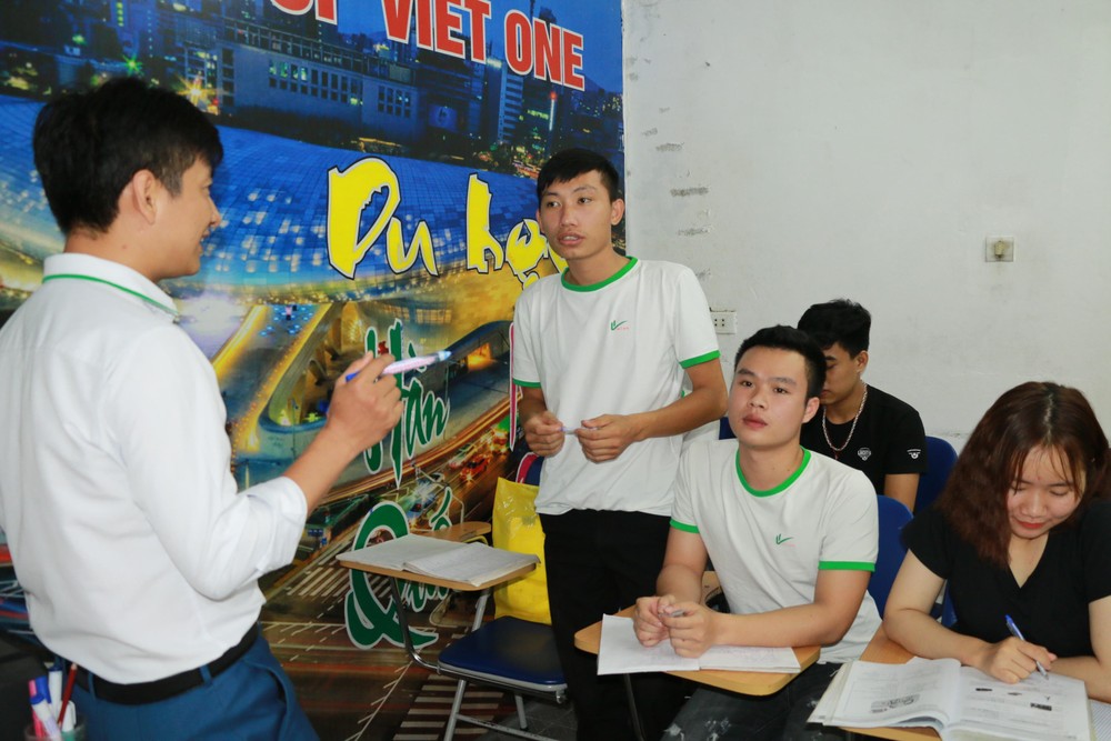 ngoai-day-ngoai-ngu-nguoi-lao-dong-can-phai-duoc-trang-bi-cac-kien-thuc-ky-nang-ve-nuoc-ban-xu-6726.jpg