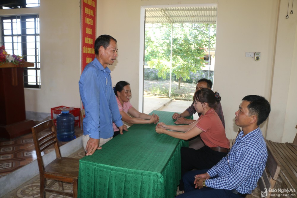 can-bo-thon-2-9-chia-se-ve-tinh-hinh-xay-dung-ntm-nang-cao-tai-thon-5886.jpg
