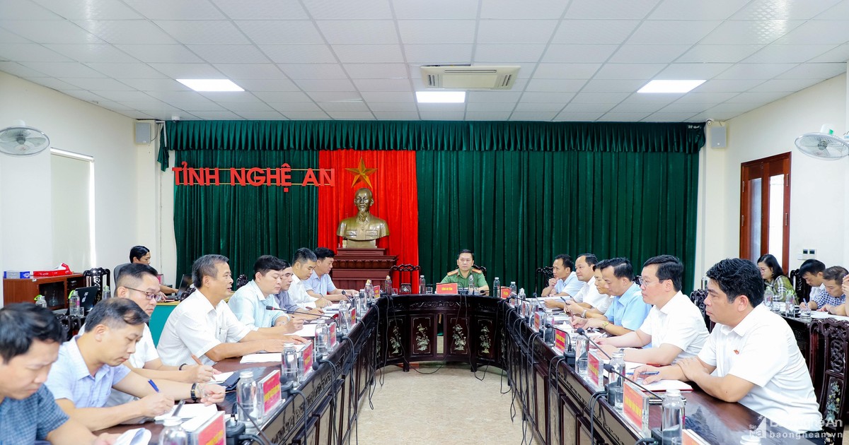 Chủ tịch UBND tỉnh Nguyễn Đức Trung tiếp công dân định kỳ tháng 9