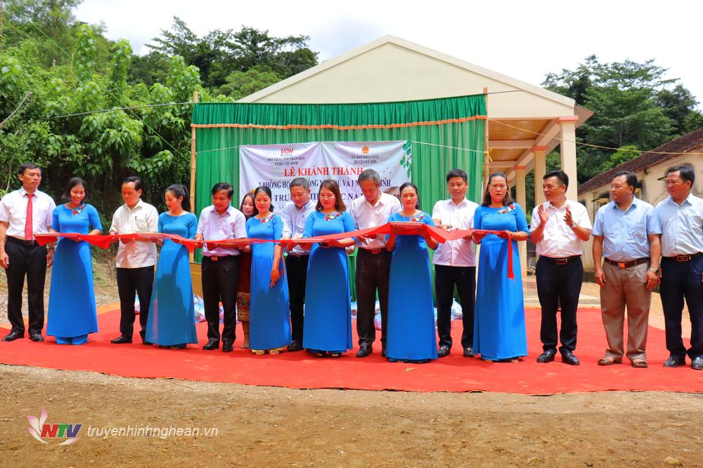 cac_dai_bieu_cat_bang_khanh_thanh_cong_trinh_diem_truong_20220916165129--n1.jpg