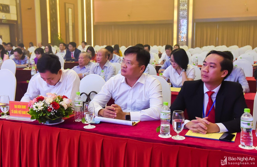 bna-dai-bieu-tham-du-dai-hoi-anh-thanh-le-8160.jpg