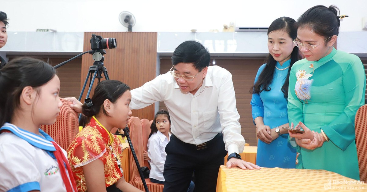 Nghệ An: Hơn 2,6 tỷ đồng ủng hộ Chương trình "Mẹ đỡ đầu - Kết nối yêu thương"