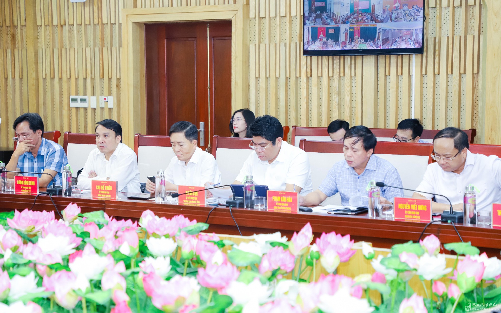 bna-pho-chu-tich-hdnd-tinh-va-lanh-dao-cac-so-ban-nganh-tham-du-phien-hop-anh-pham-bang-2142.jpg