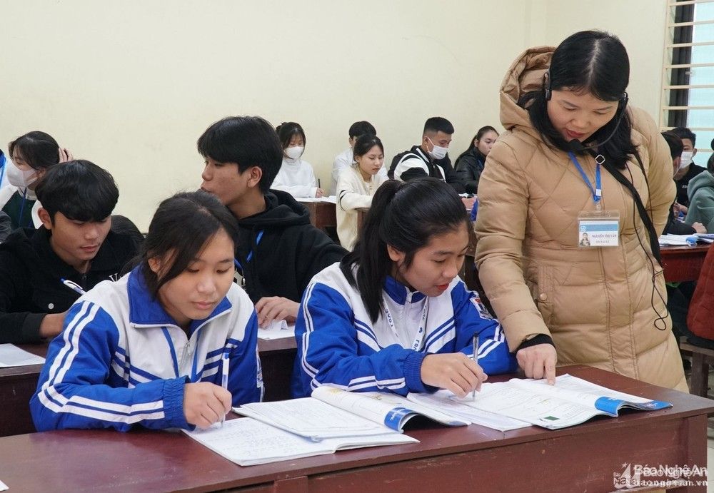 bna-muc-hoc-phi-cua-hoc-sinh-thpt-se-giu-on-dinh-nhu-cac-nam-hoc-truoc-anh-mh-2102.jpg