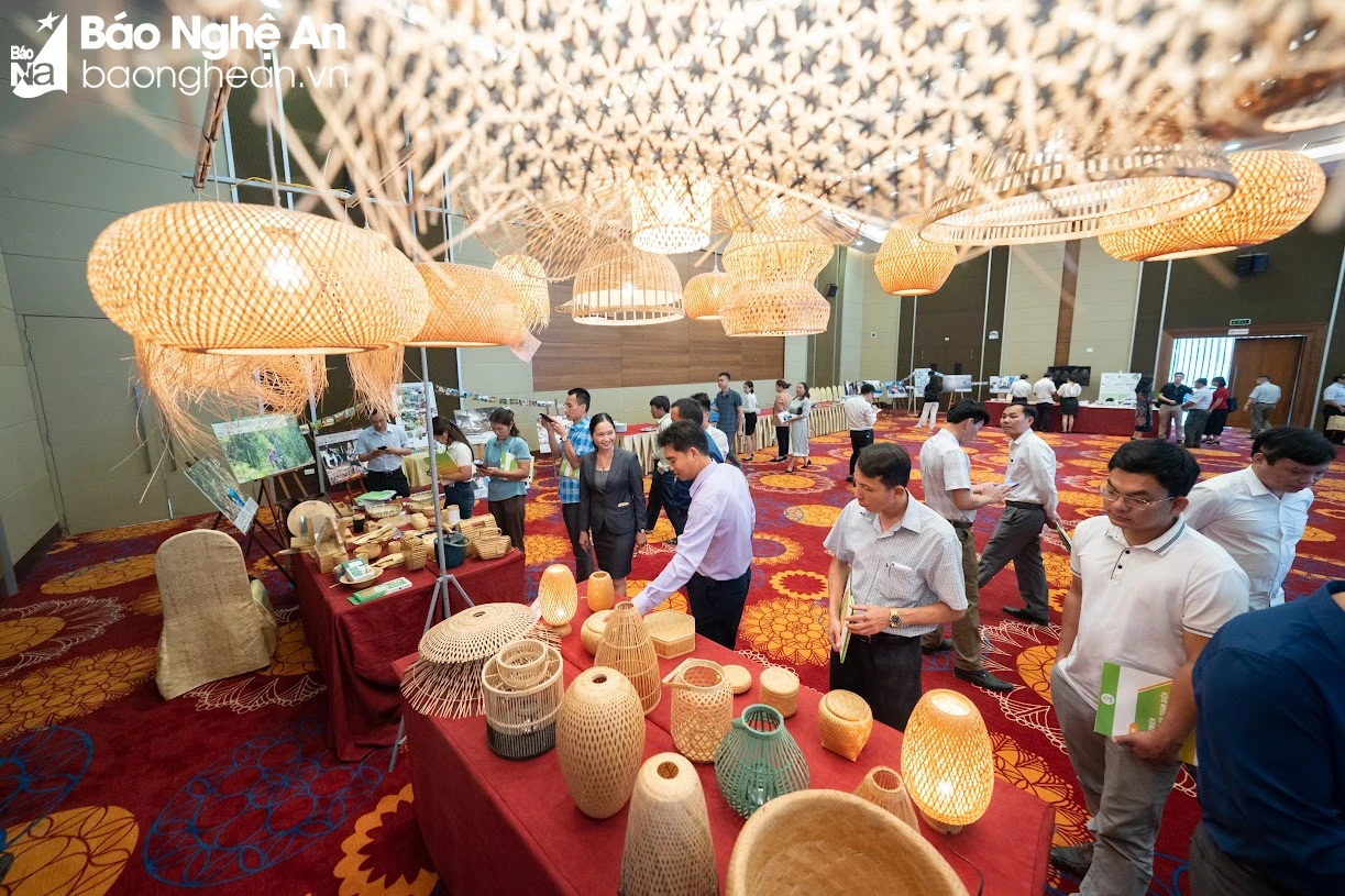 bna-may-tre-tai-hoi-thao-1666.jpeg.webp
