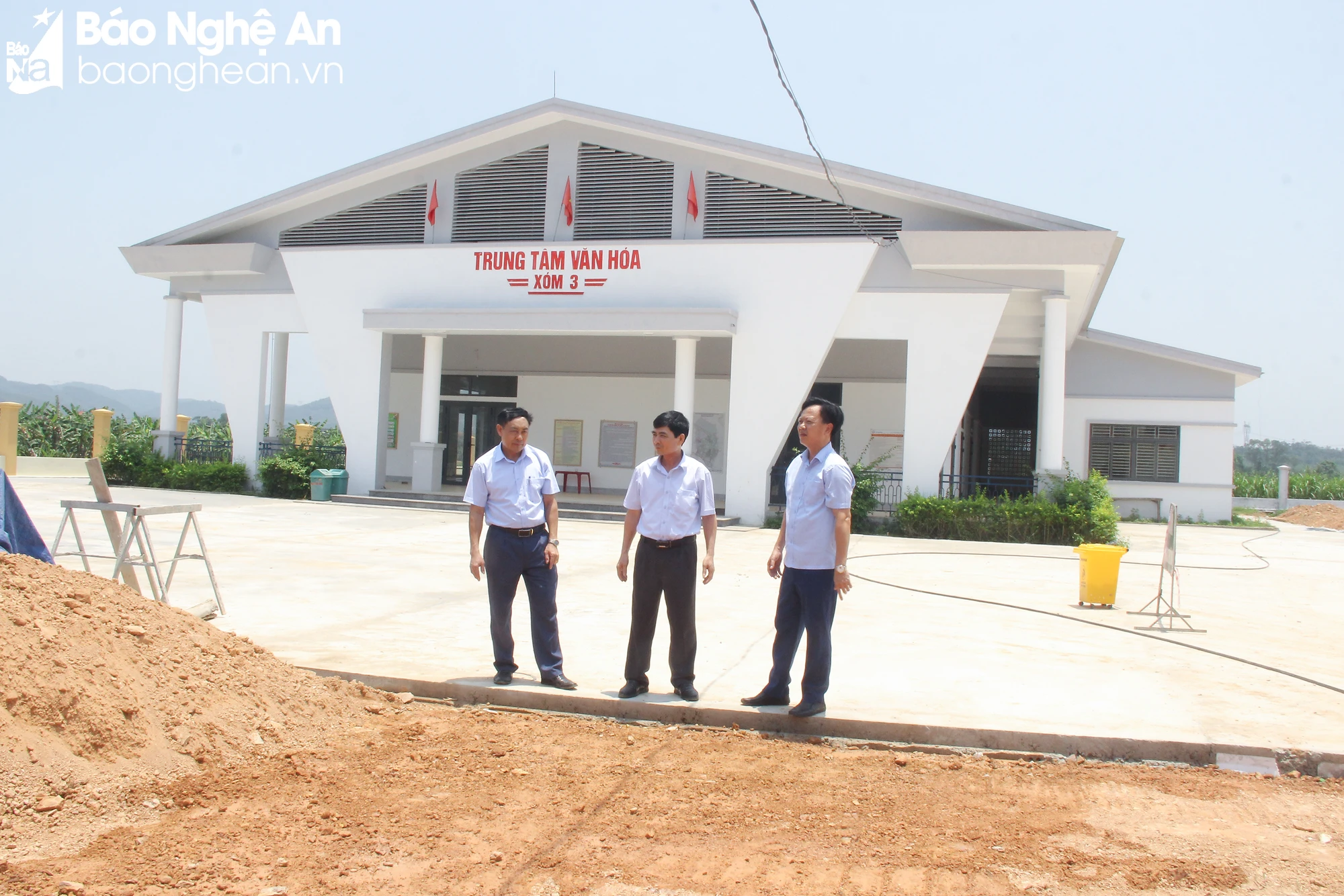bna-mh-thong-qua-thuc-hien-tot-quy-che-dan-chu-o-co-so-xa-nam-nghia-huyen-nam-dan-da-huy-dong-suc-dan-hoan-thien-co-so-ha-tang-nong-thon-anh-bai-mai-hoa-286.jpg.webp