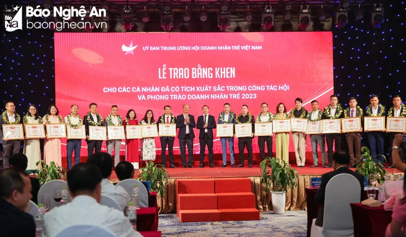 bna-trao-cua-hoi-dn-8069.jpg.webp