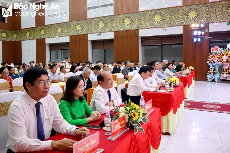 bna-tong-ket-25-nam-thanh-lap-hoi-khuyen-hoc-anh-diep-thanh3-6525.jpg.webp